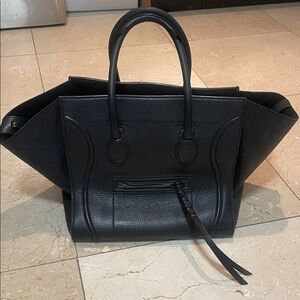 Celine Phantom Luggage Bag in Black!